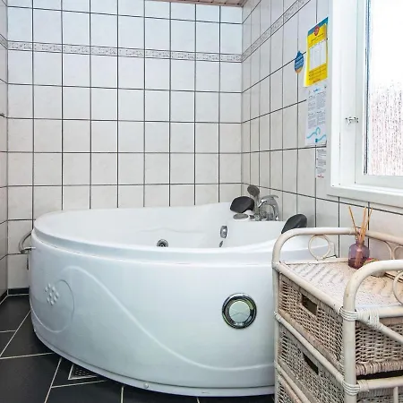 6 Person Holiday In Hemmet Falen