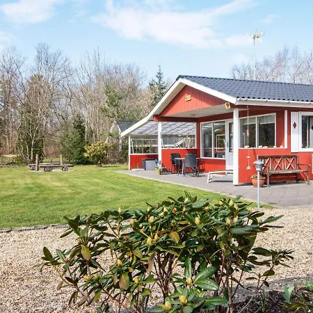 6 Person Holiday In Hemmet *